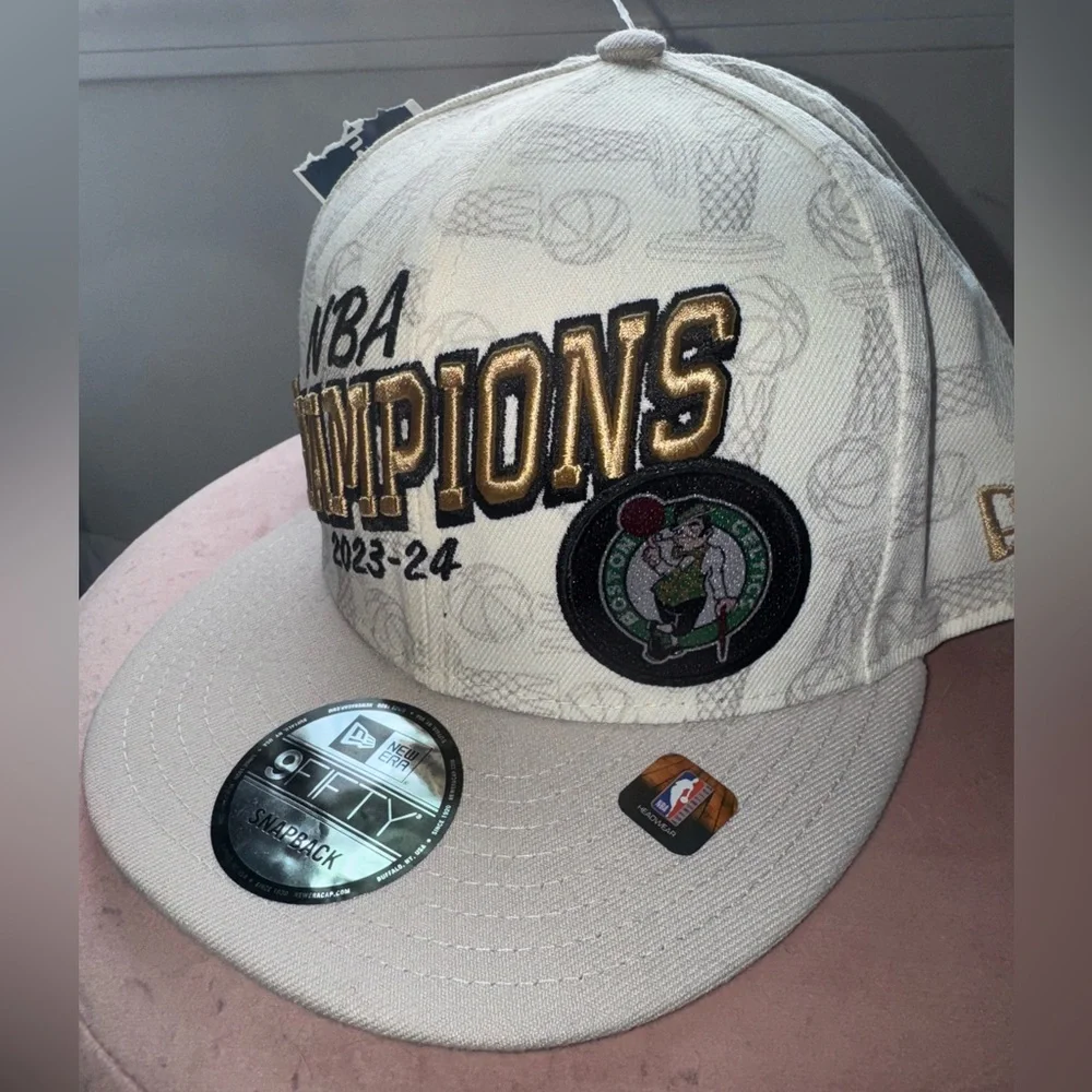NWT New Era Celtics NBA Champions SnapBack Hat